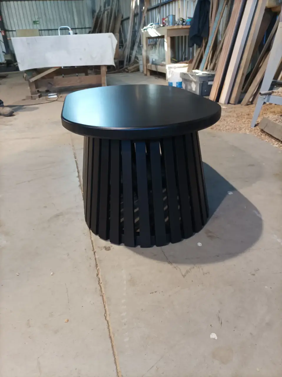 Mesa de centro negra moderna - miniatura 5