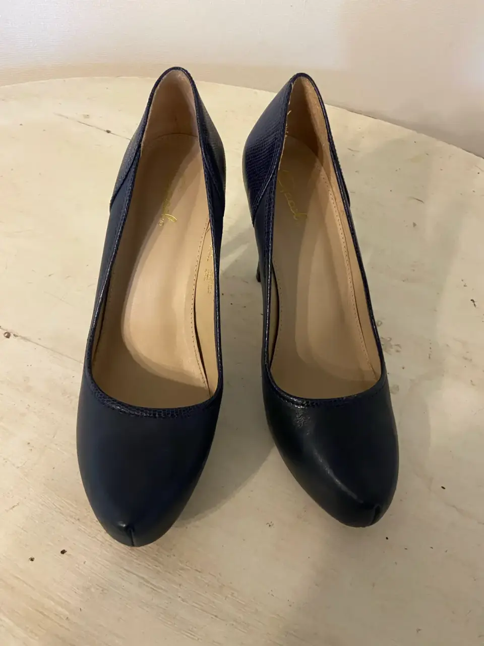 Zapatos de tacón azul oscuro - miniatura 2