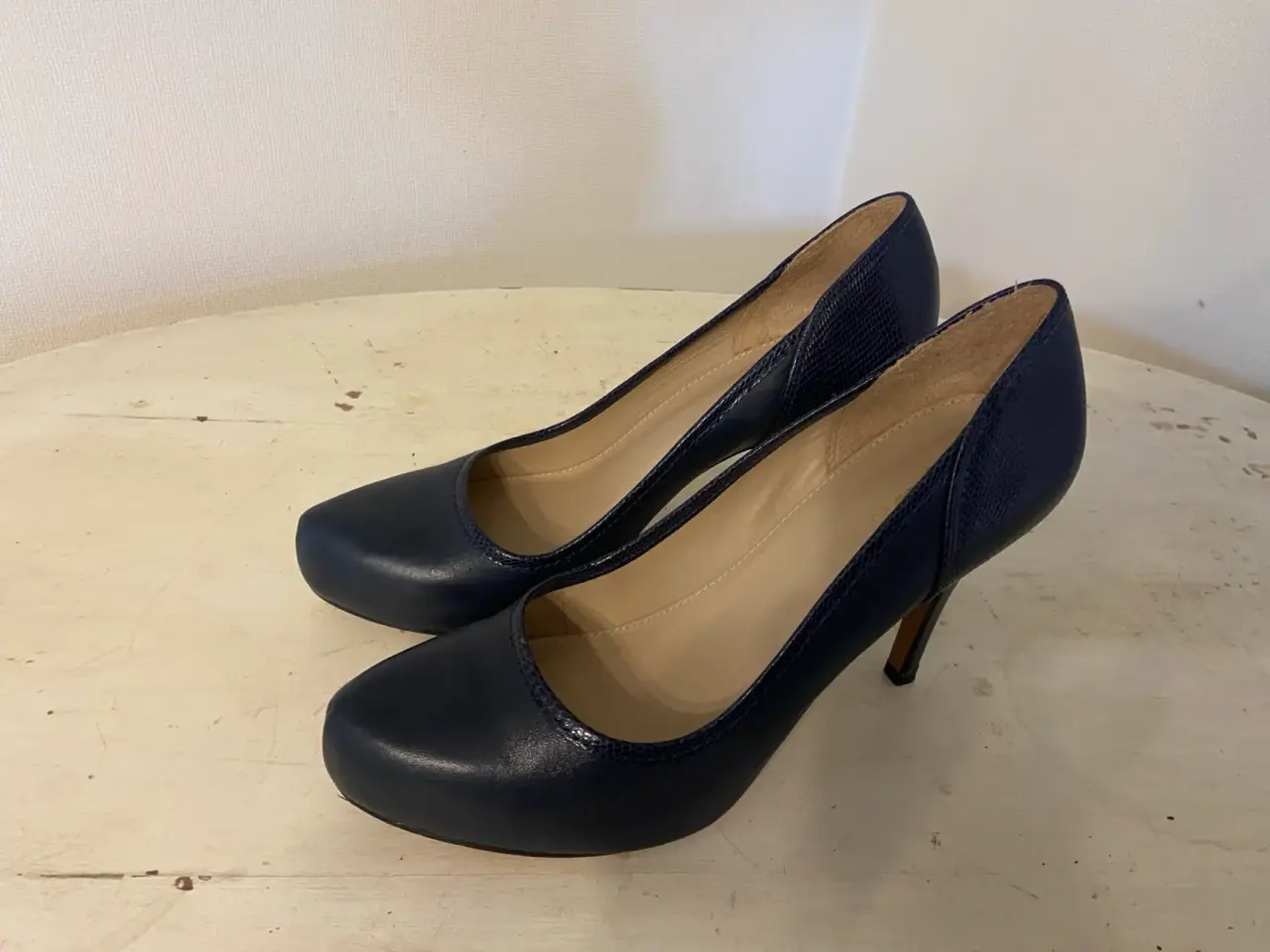 Zapatos de tacón azul oscuro - miniatura 3