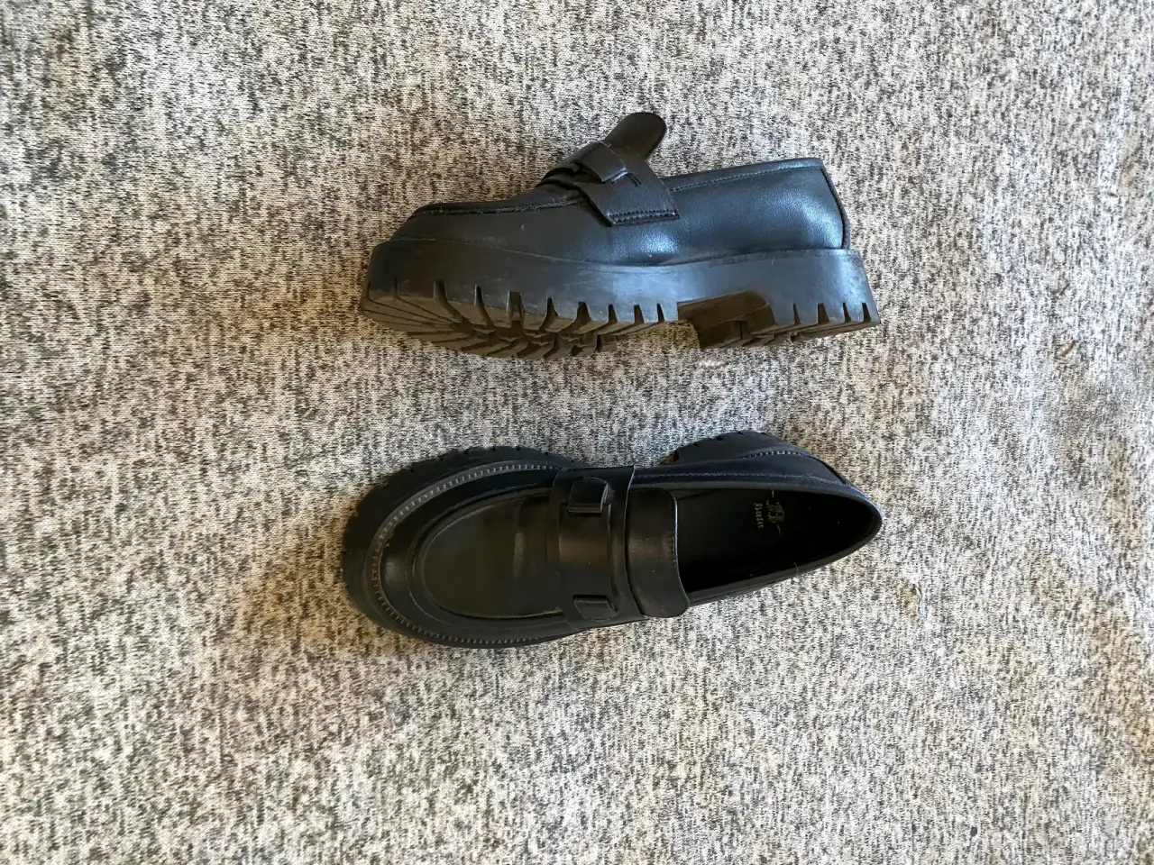 Zapatos de cuero negro unisex - miniatura 2