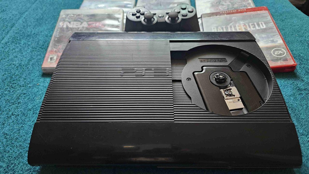 Consola PS3 con 5 juegos y control - miniatura 2
