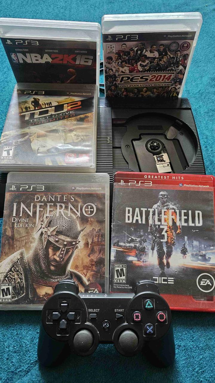 Consola PS3 con 5 juegos y control - miniatura 3