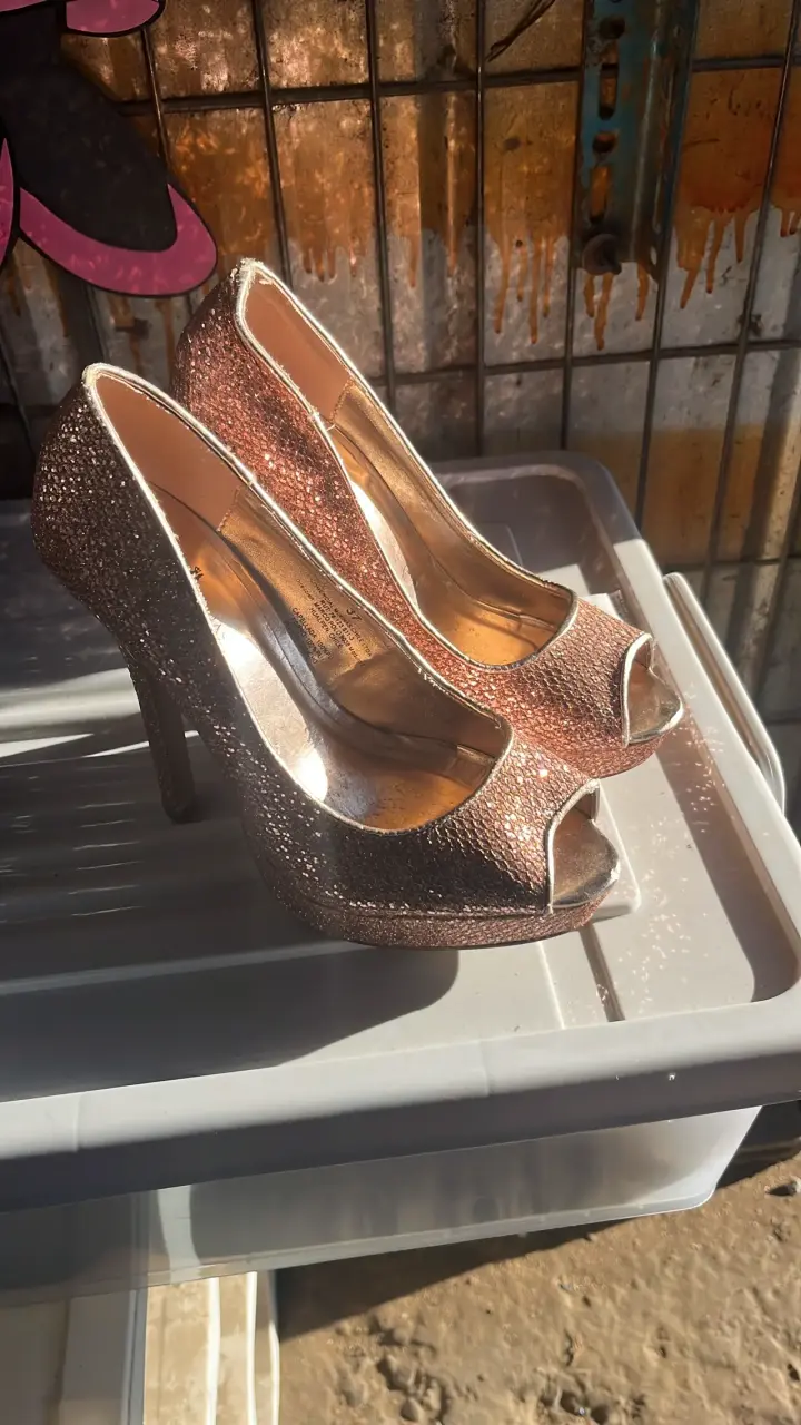 Zapatos casi nuevos - miniatura 1