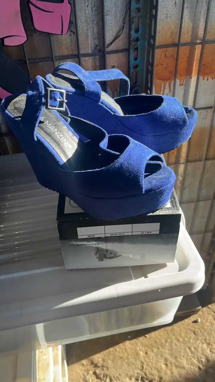Zapatos casi nuevos - miniatura 3