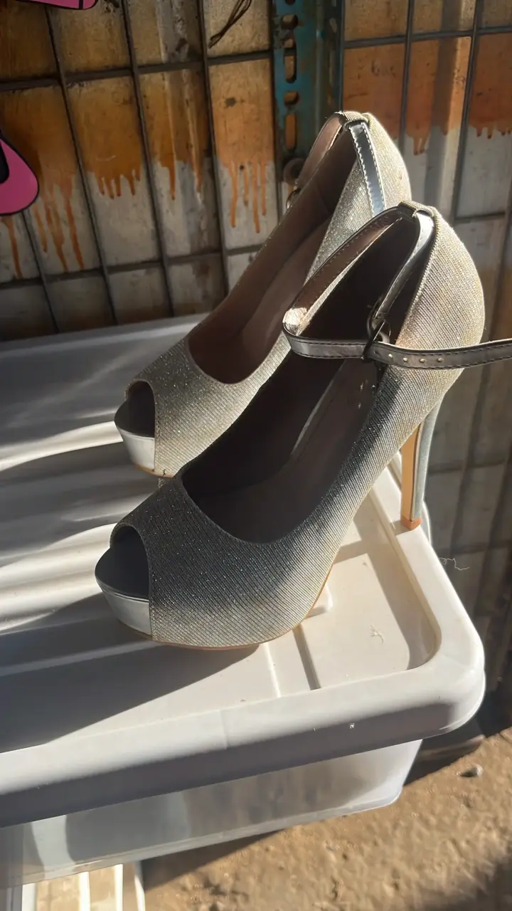 Zapatos casi nuevos - miniatura 4