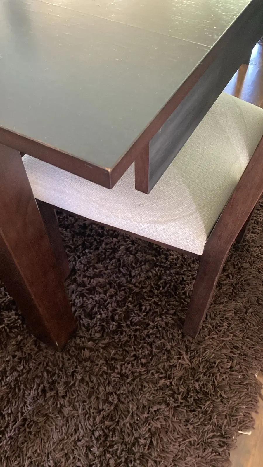 Mesa comedor de madera oscura con 6 sillas - miniatura 2