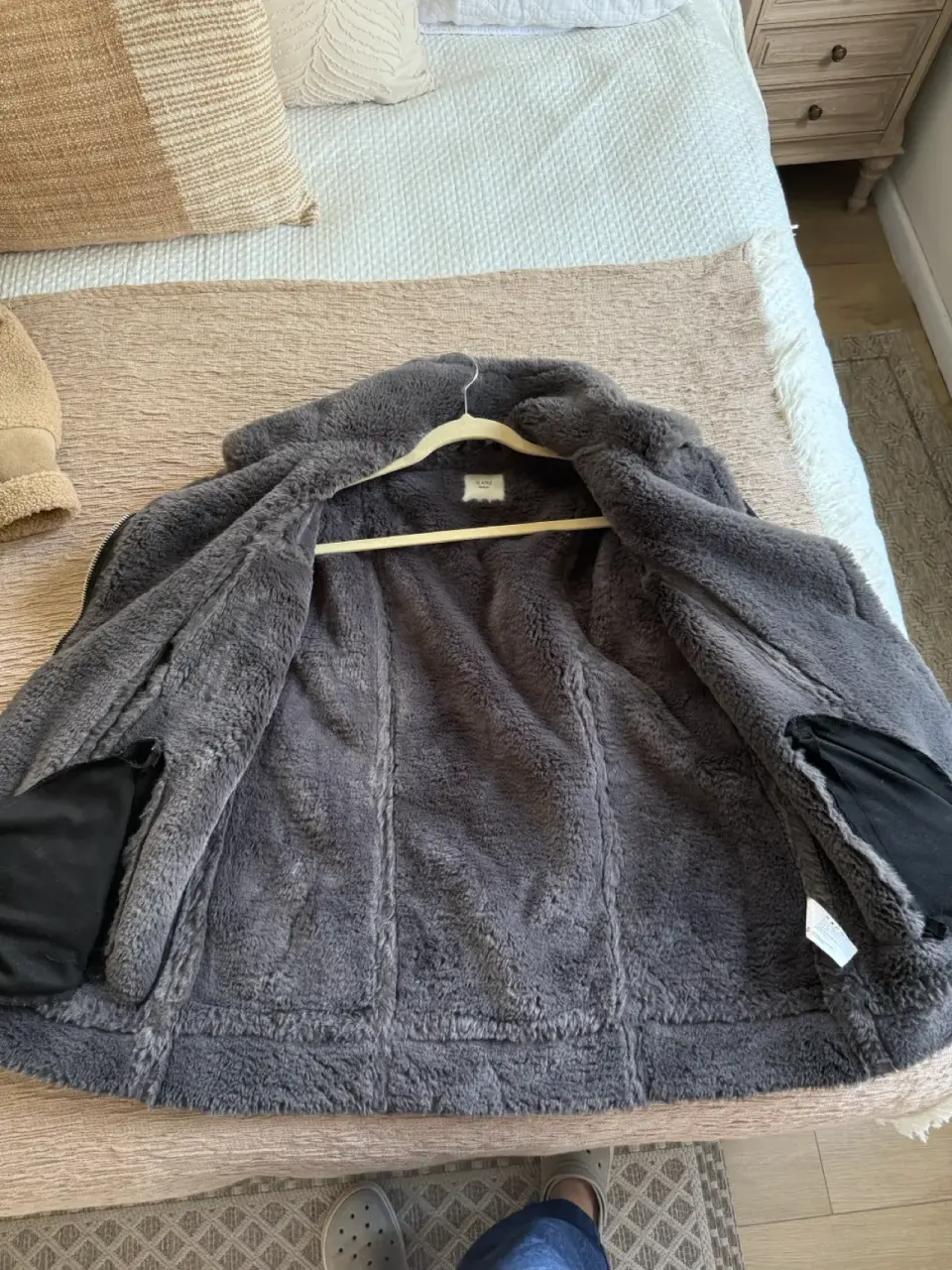 Chaqueta negra con forro de lana - miniatura 3