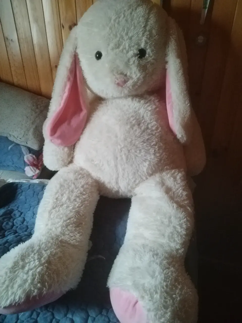 Conejo de peluche gigante