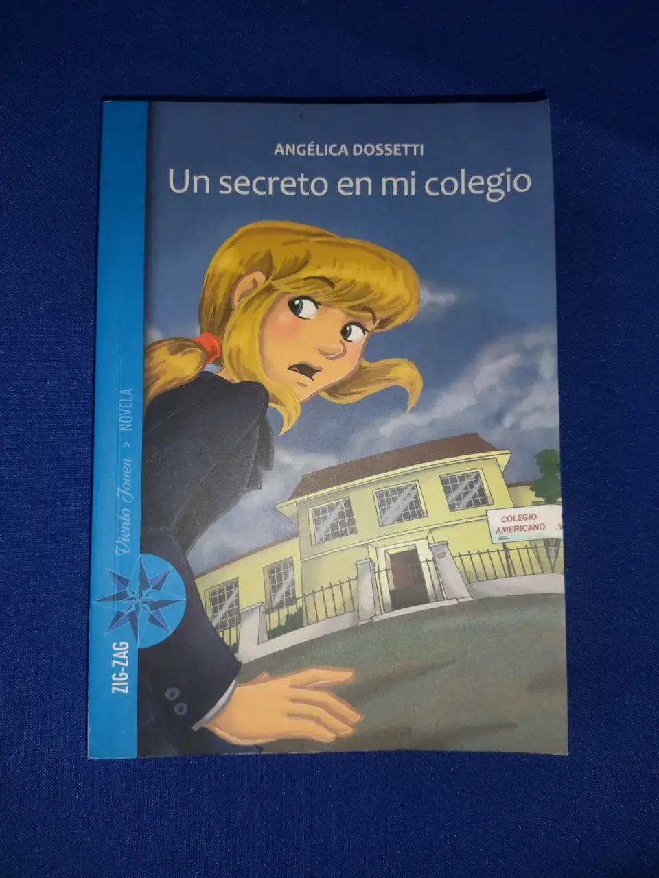 Libro Un secreto en mi colegio - miniatura 1