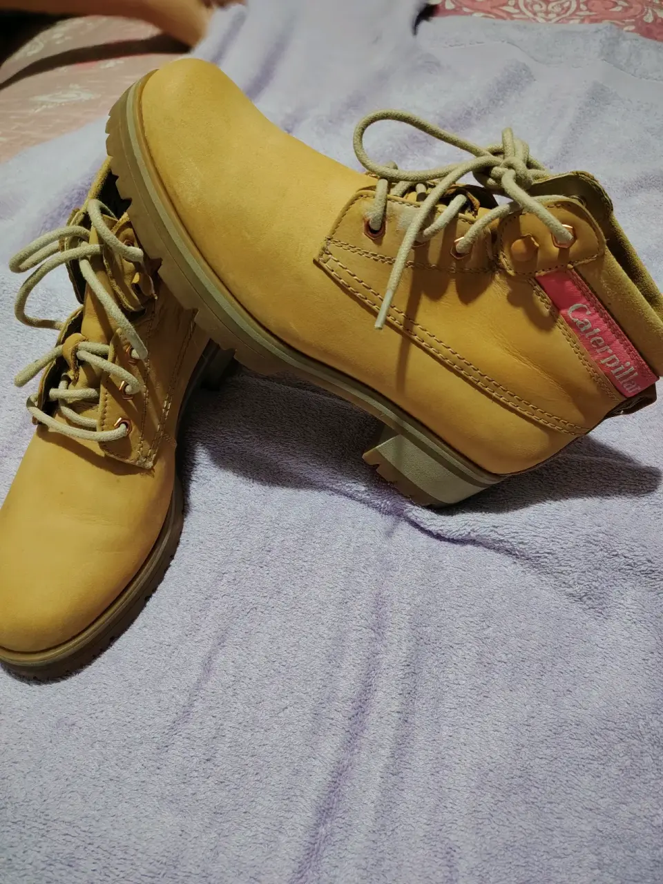 Botas Caterpillar amarillas - miniatura 1