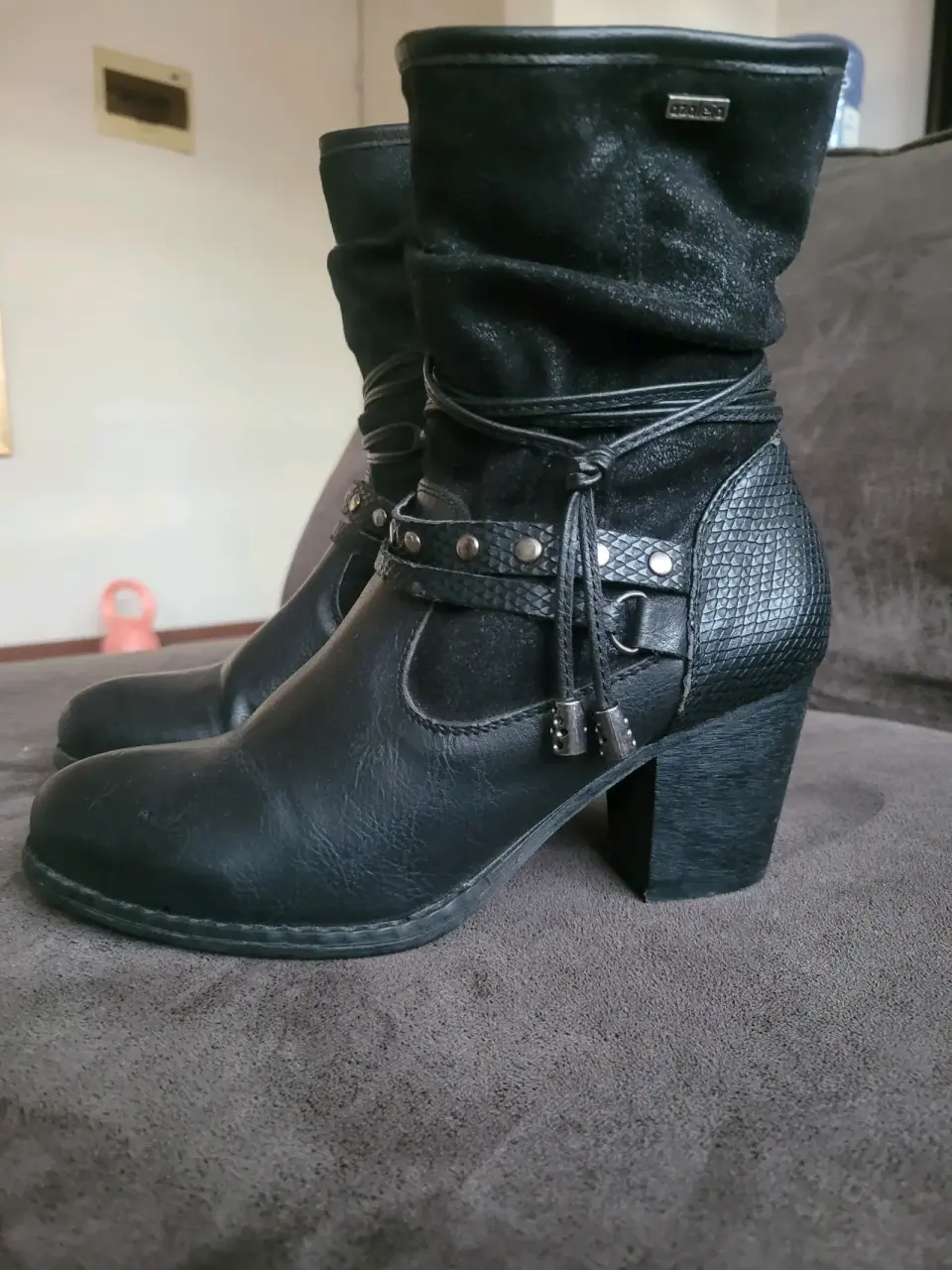 Botines negros de cuero - miniatura 2