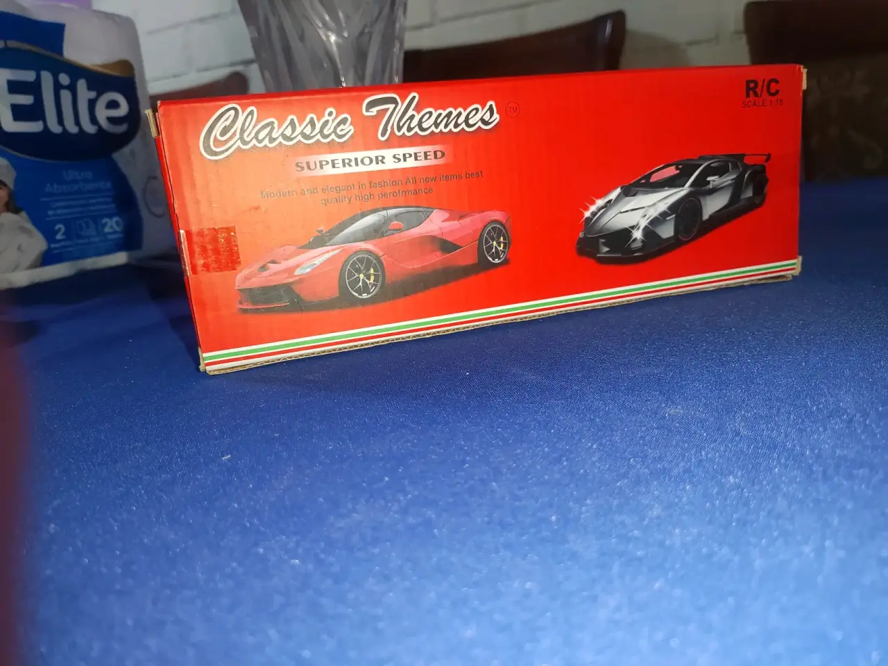 Auto a control remoto blanco - miniatura 3