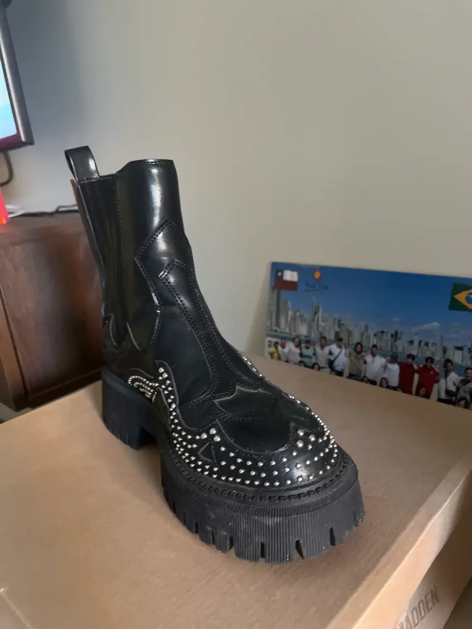 Botines negros con tachas - miniatura 2