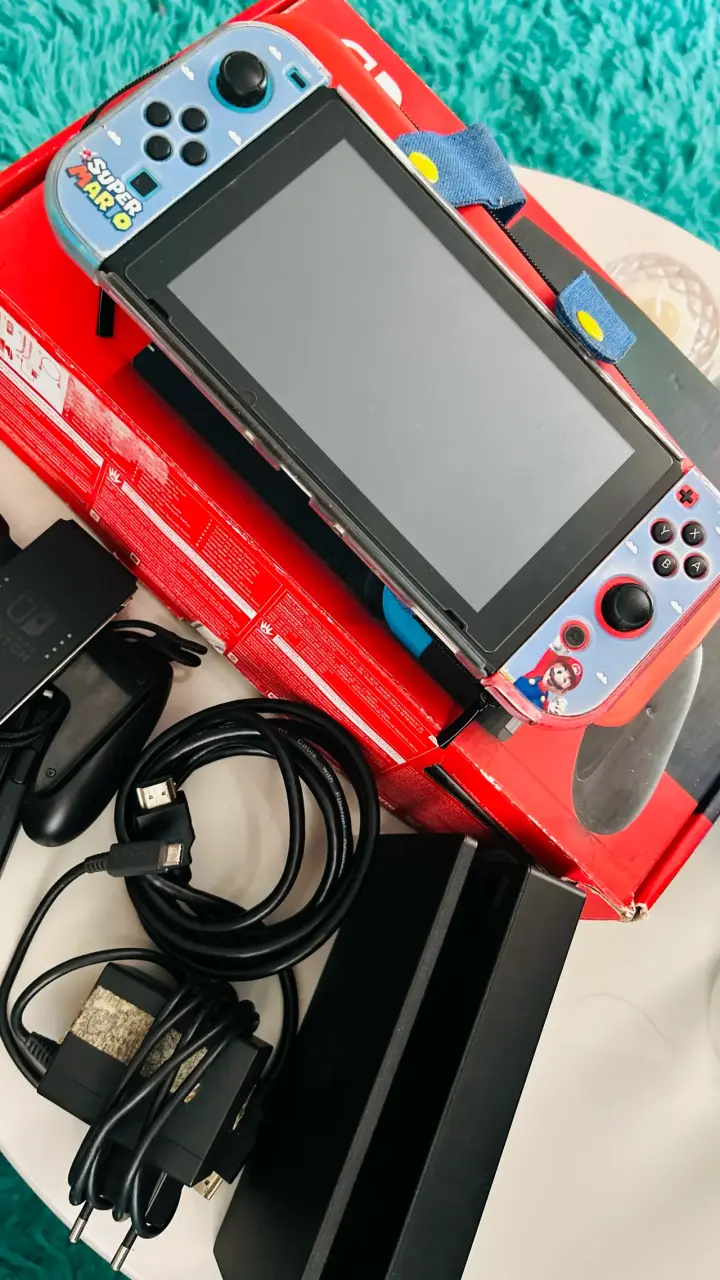 Consola Nintendo Switch Super Mario - miniatura 1