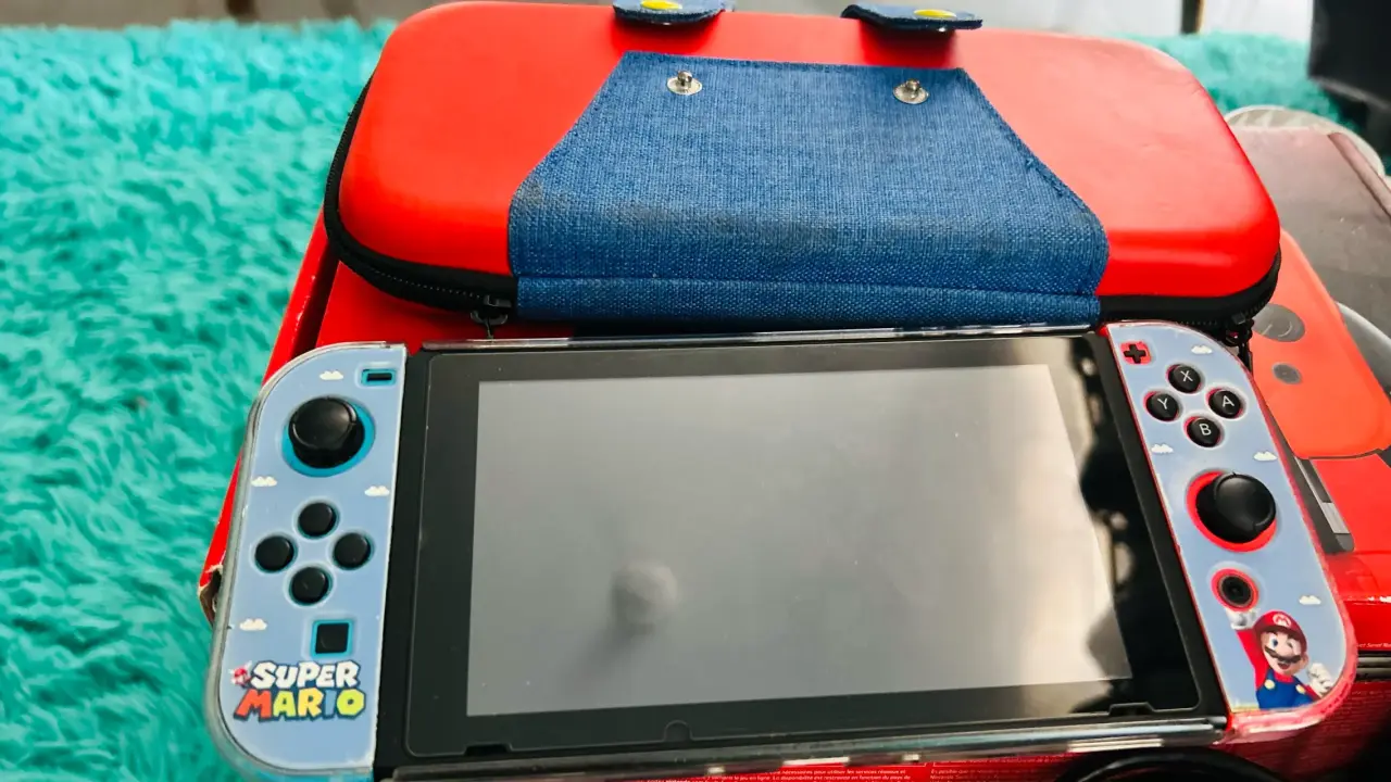 Consola Nintendo Switch Super Mario - miniatura 2