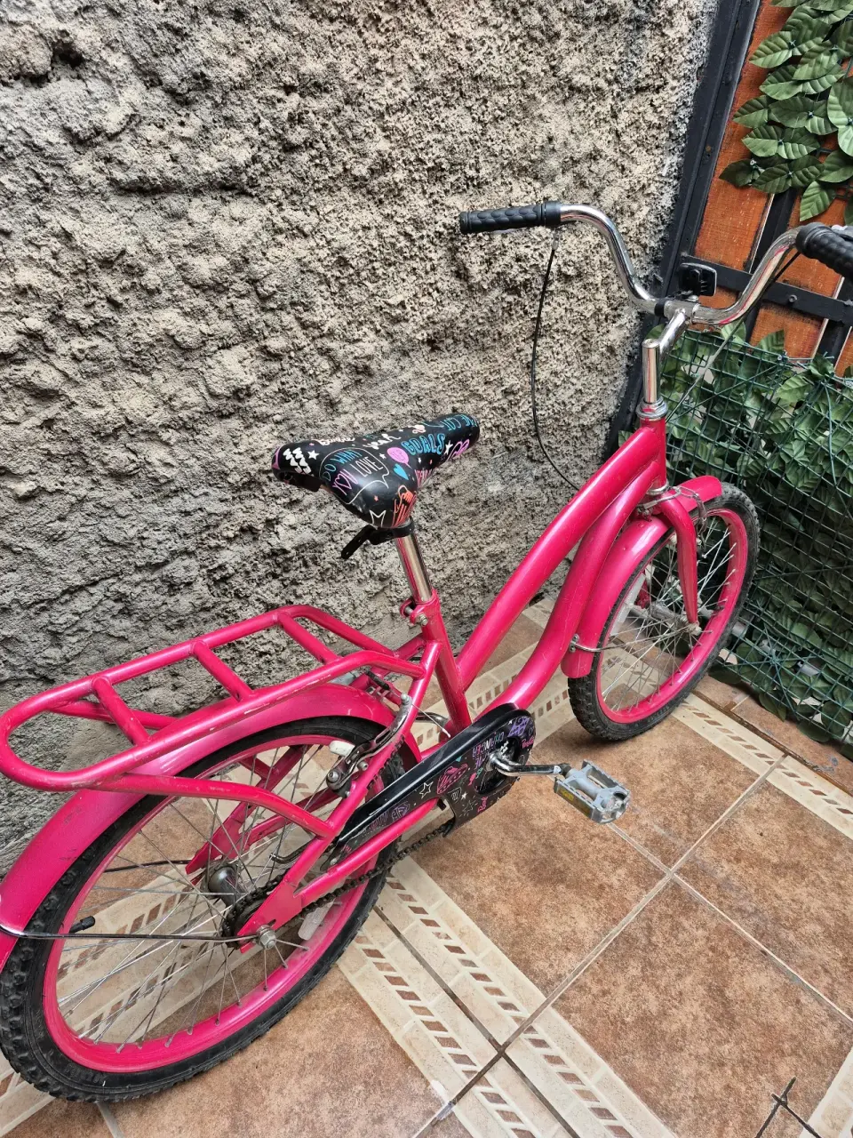 Bicicleta rosa para niñas - miniatura 2