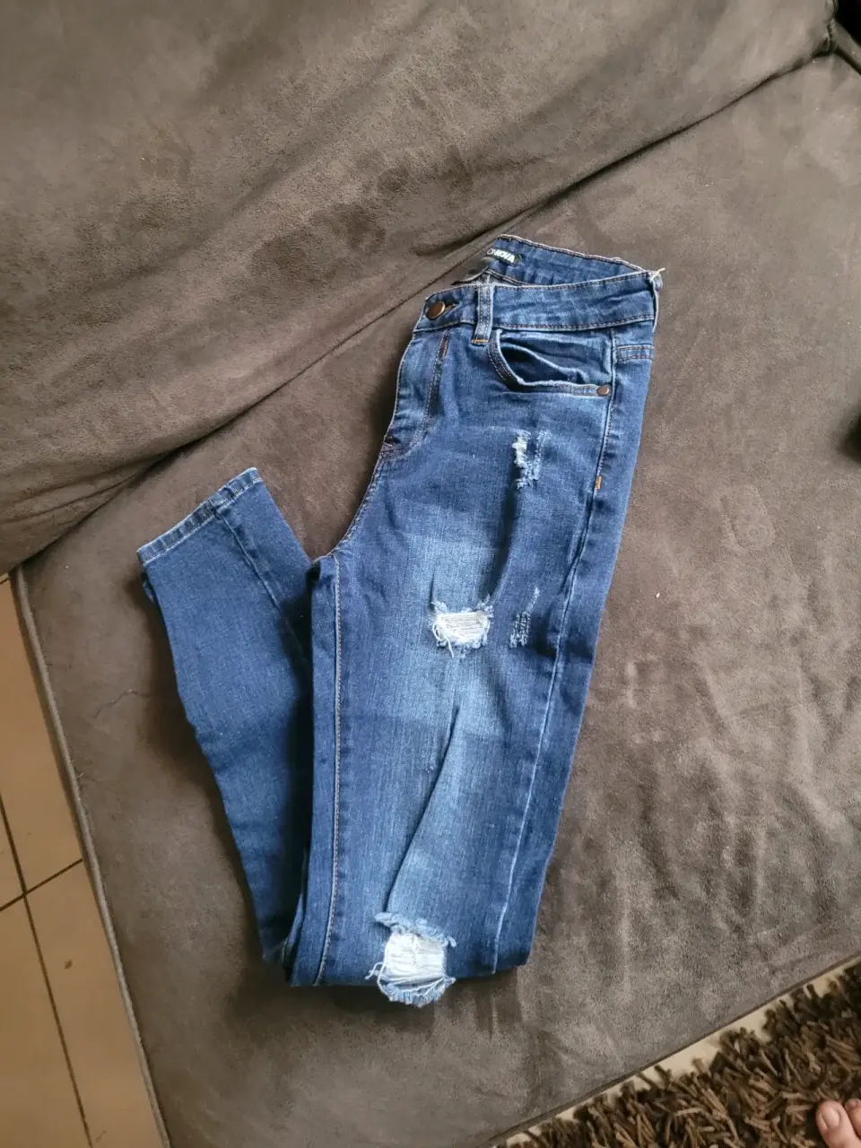 Jeans azul desgastados - miniatura 2