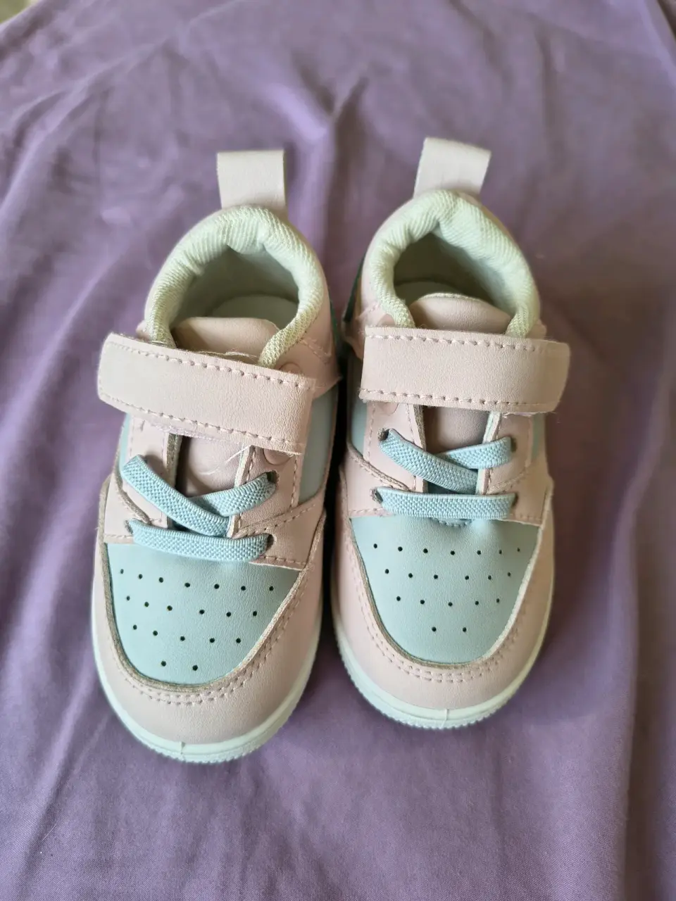 Zapatillas de bebé rosas - miniatura 1