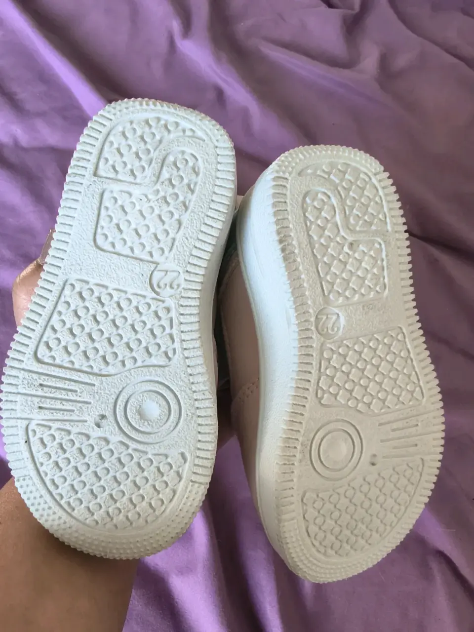 Zapatillas de bebé rosas - miniatura 2