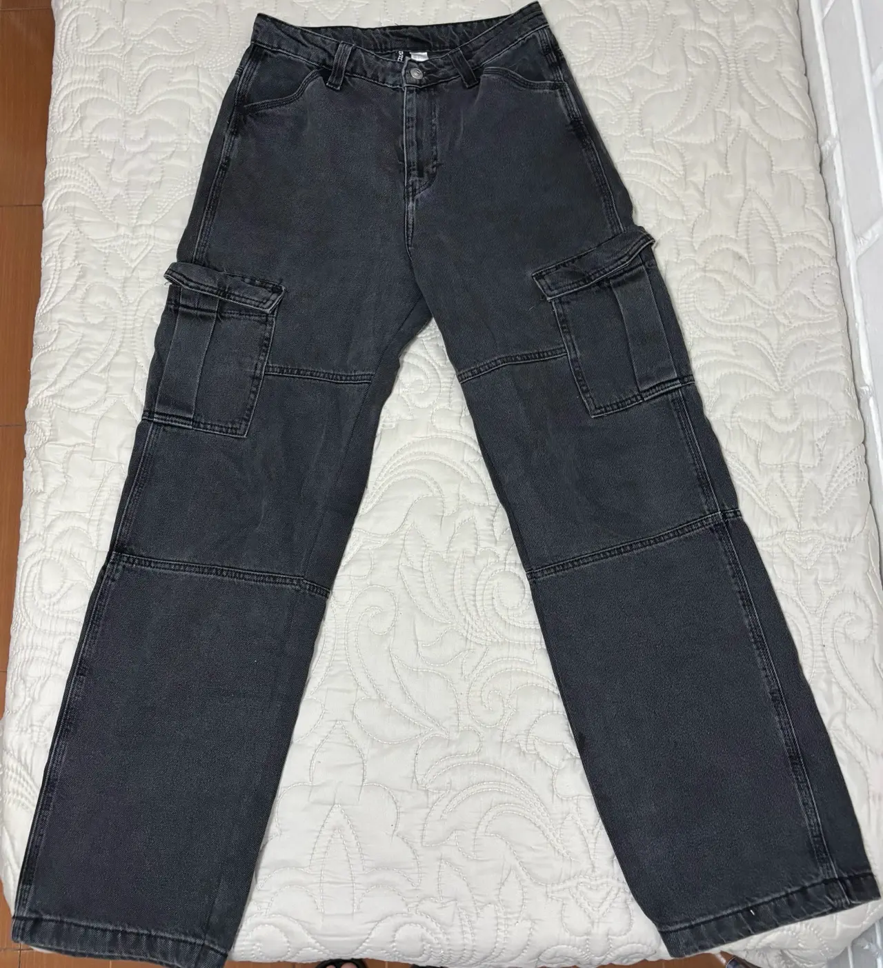 Pantalones cargo negros - miniatura 1