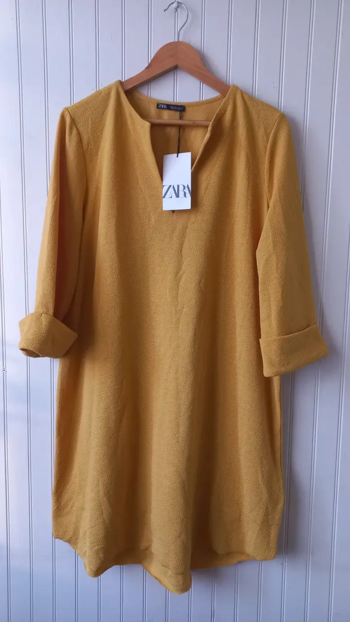 Vestido mostaza Zara