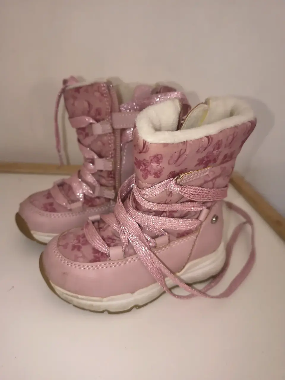 Botas infantiles rosadas con diseño - miniatura 2