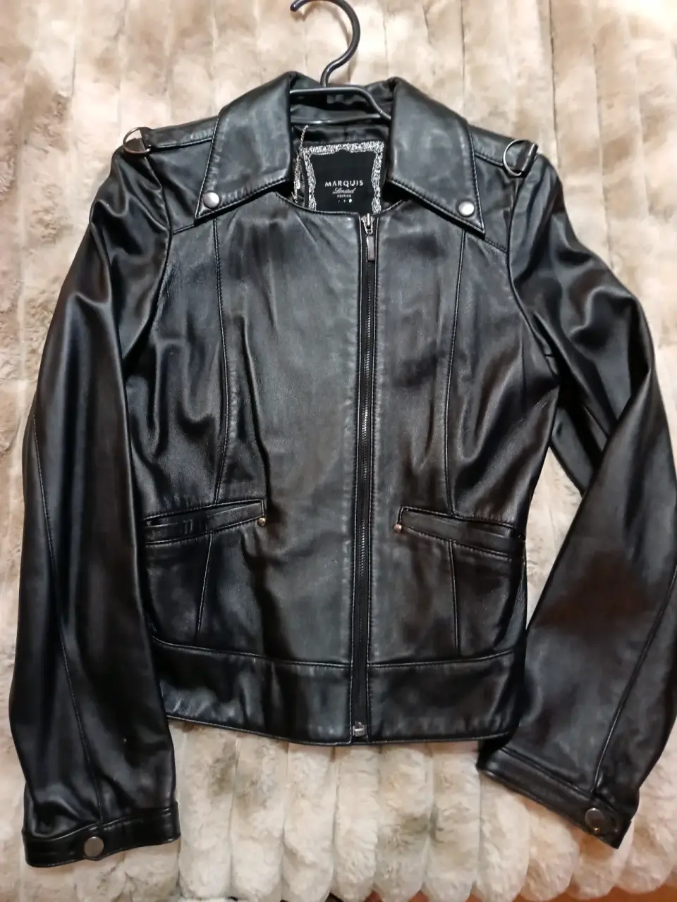 Chaqueta de cuero negra