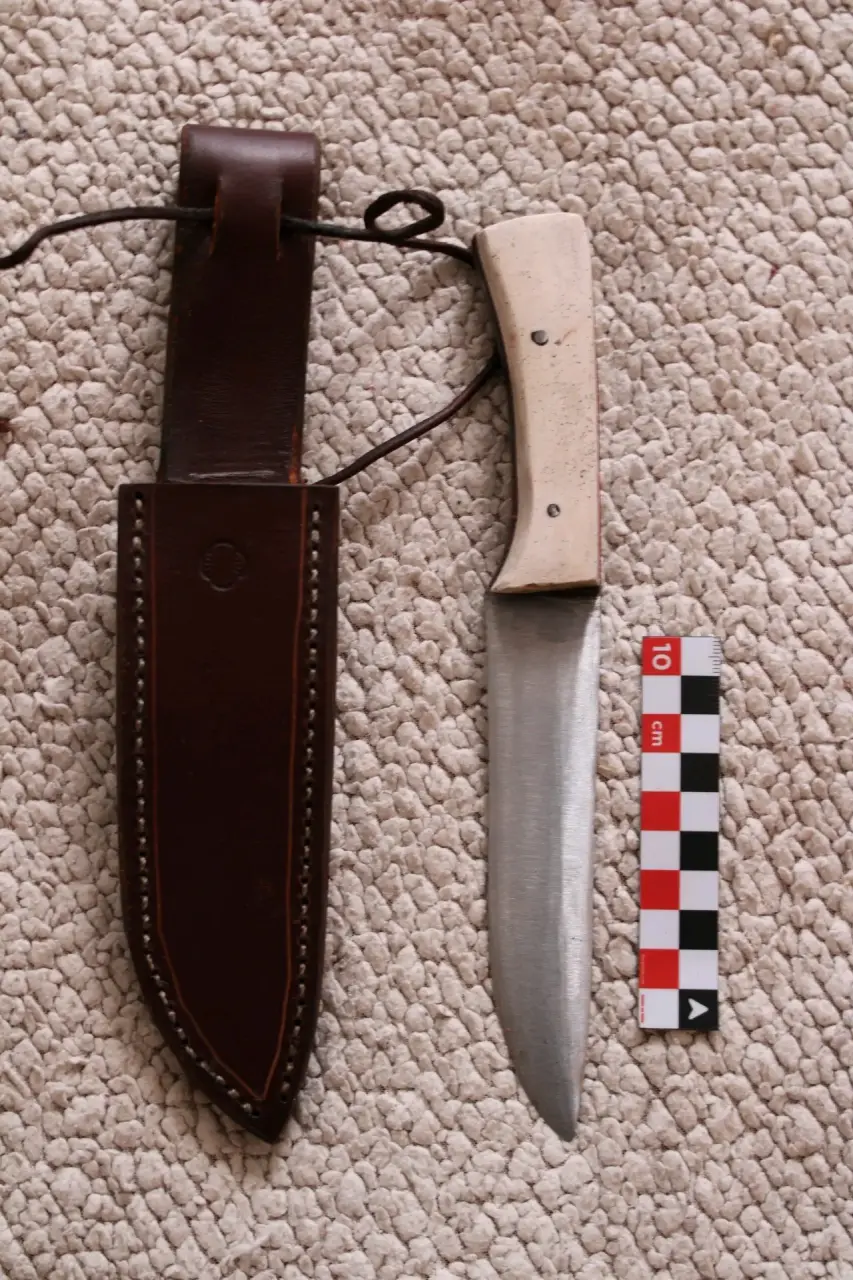 Cuchillo bushcraft con funda - miniatura 2