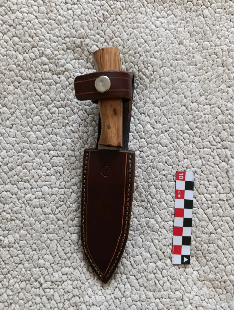 Cuchillo buschcraft con funda de cuero
