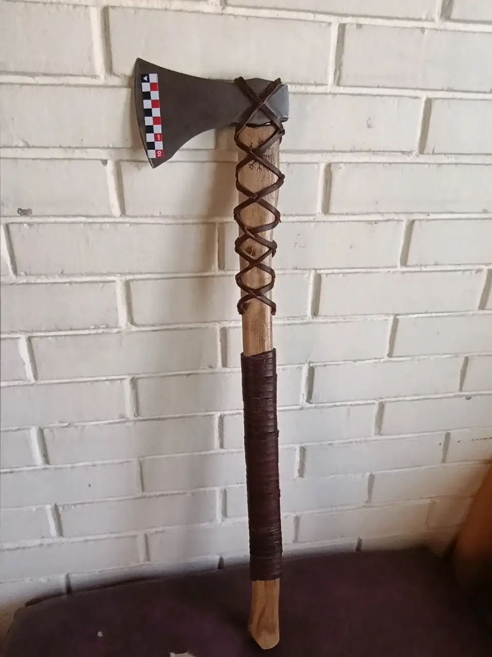 Hacha estilo vikingo con funda de cuero - miniatura 3