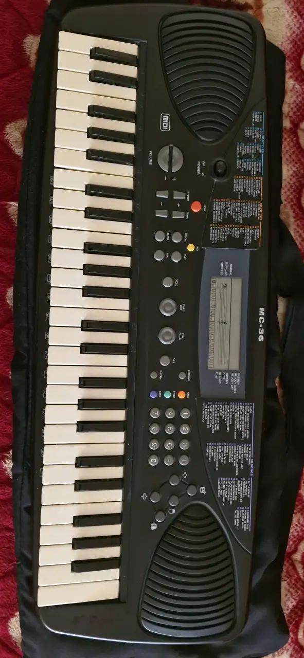 Teclado electrónico MC-36