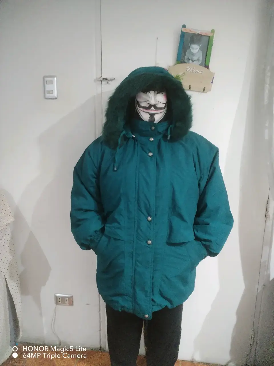 Parka verde con capucha