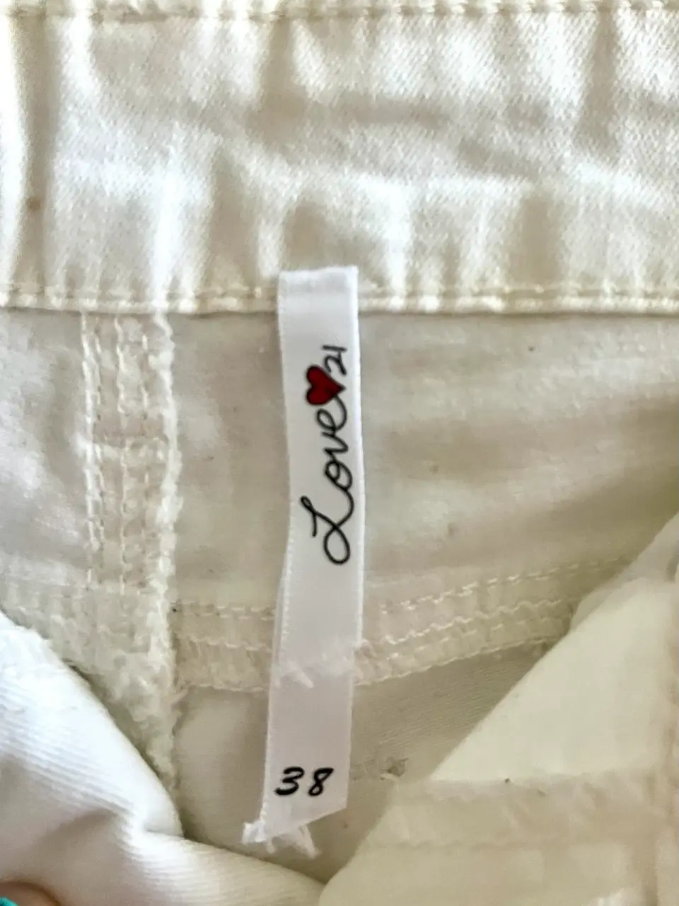 Shorts blancos para mujer - miniatura 3