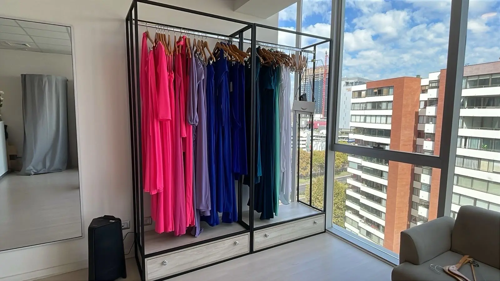 Ventas de muebles para tienda de ropa - miniatura 3