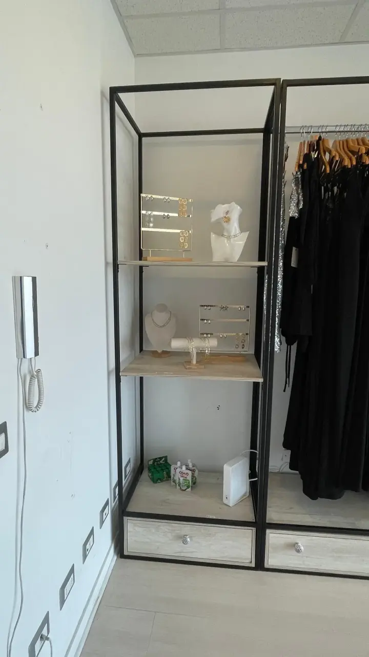 Ventas de muebles para tienda de ropa - miniatura 6