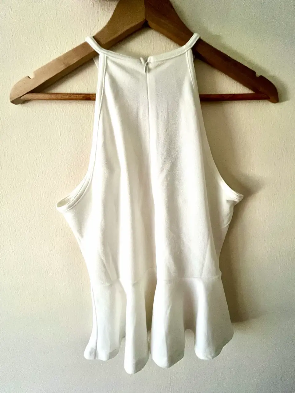 Polera sin mangas blanca - miniatura 2