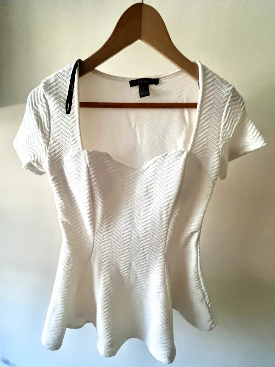 Polera blanca texturizada - miniatura 2