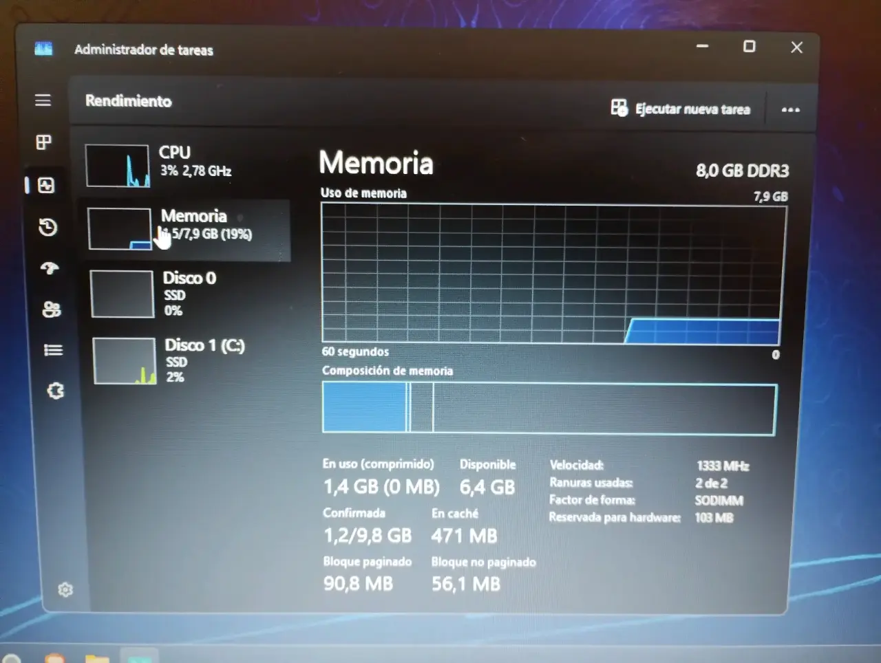 Laptop Dell con cargador - miniatura 4