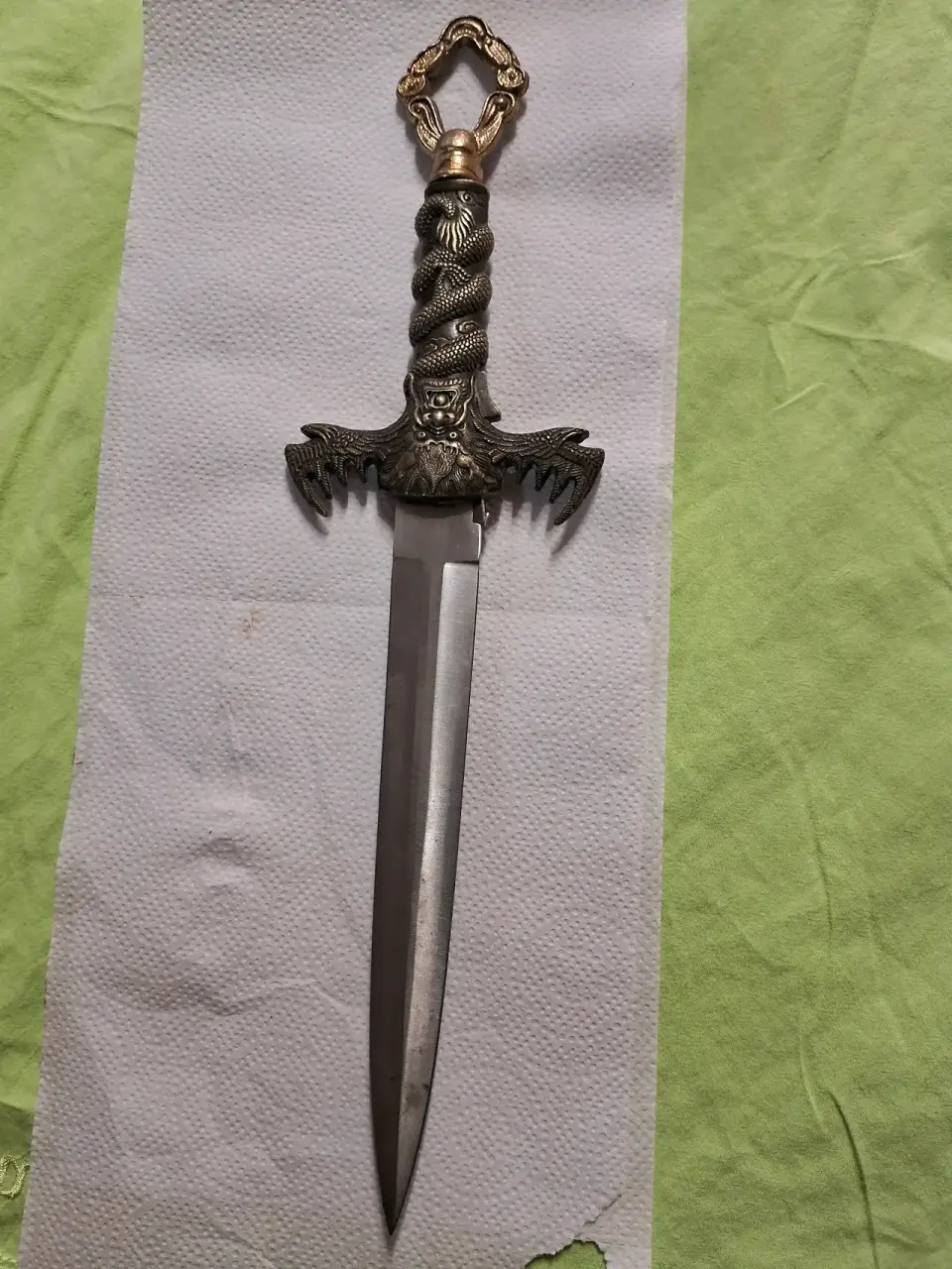 Daga decorativa con empuñadura grabada - miniatura 2