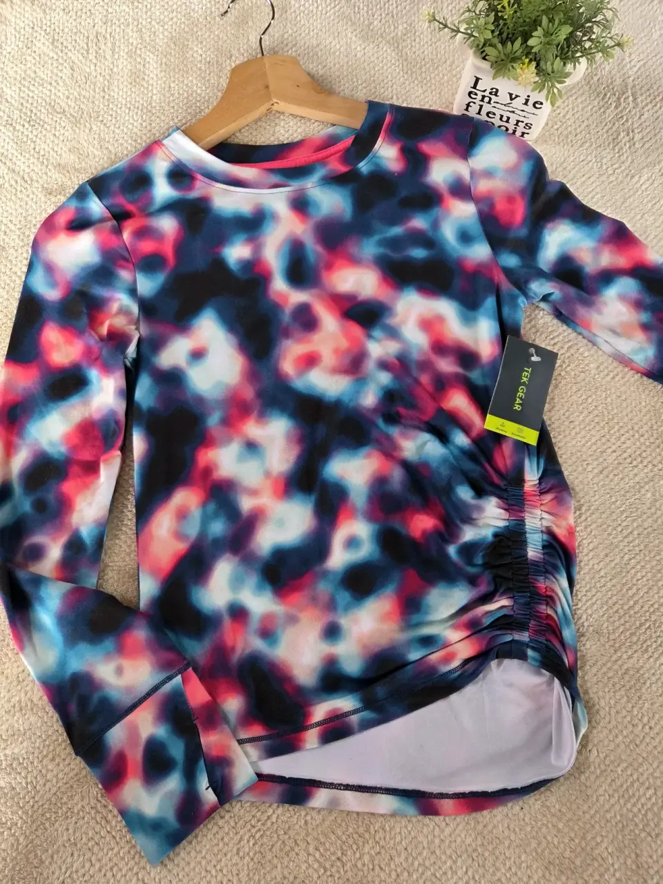 Polera deportiva estampada. Talla 10