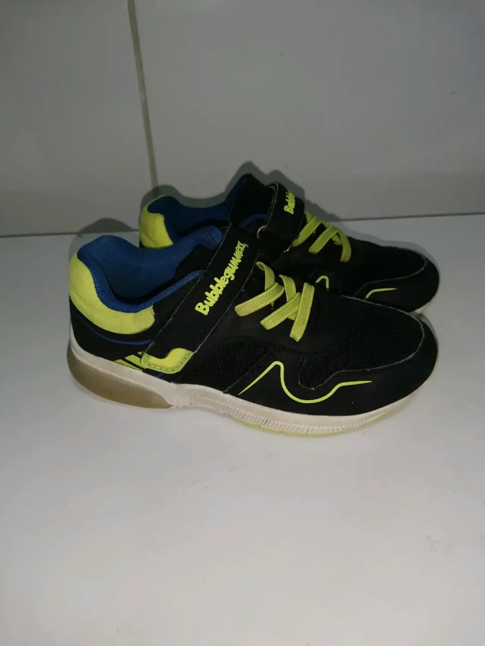 Zapatillas Bubblegummers negras y amarillas - miniatura 4