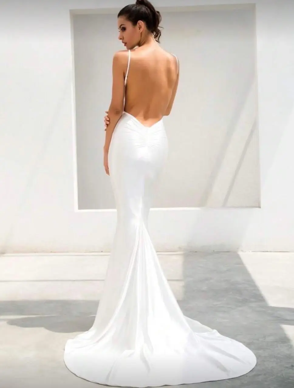 Vestido de novia blanco elegante - miniatura 2