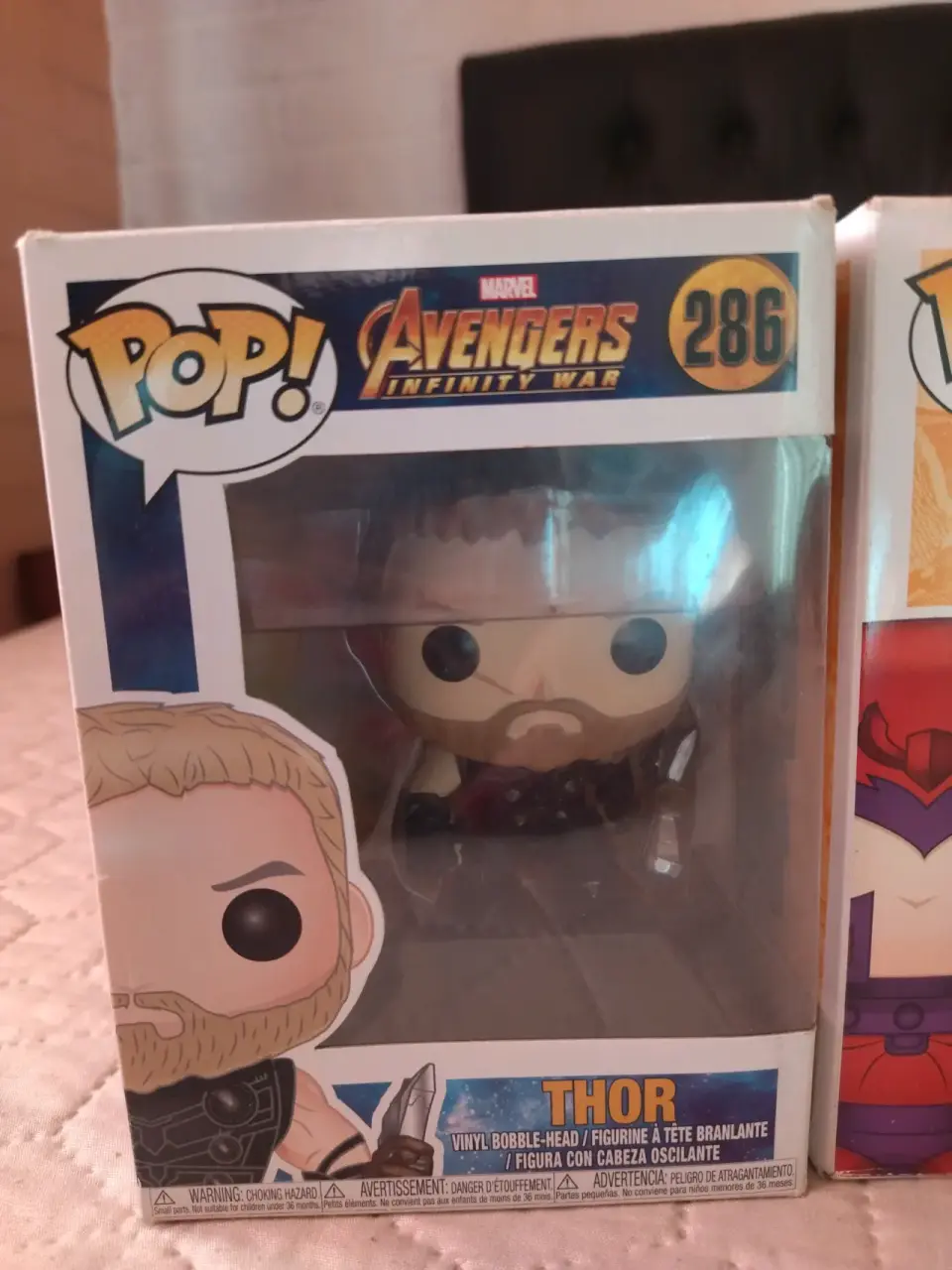 Figuras Funko Pop Thor y Magneto - miniatura 3