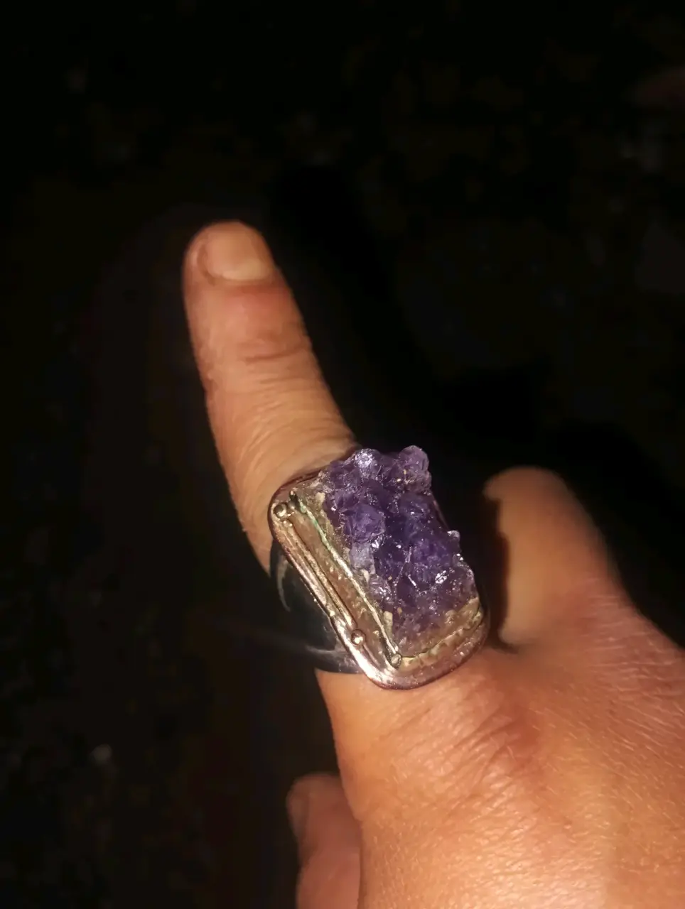 Anillo con piedra amatista - miniatura 1