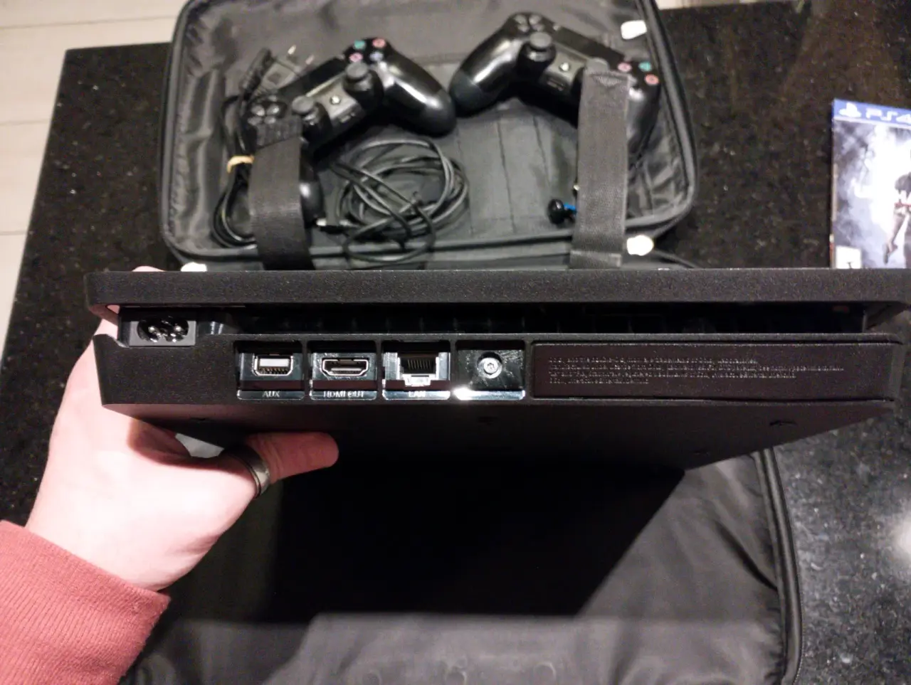 Consola de juegos con accesorios - miniatura 2