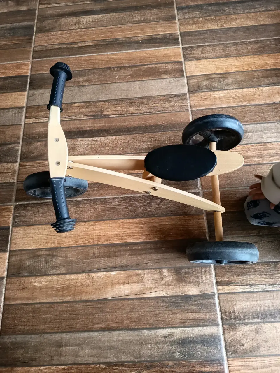Triciclo de madera infantil - miniatura 1