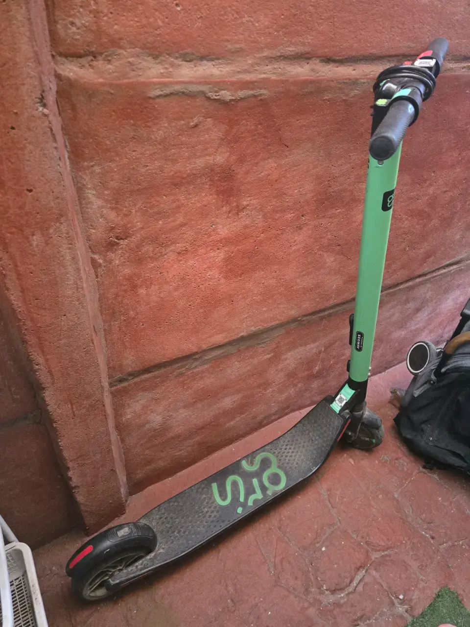 Scooter eléctrico grin verde - miniatura 2