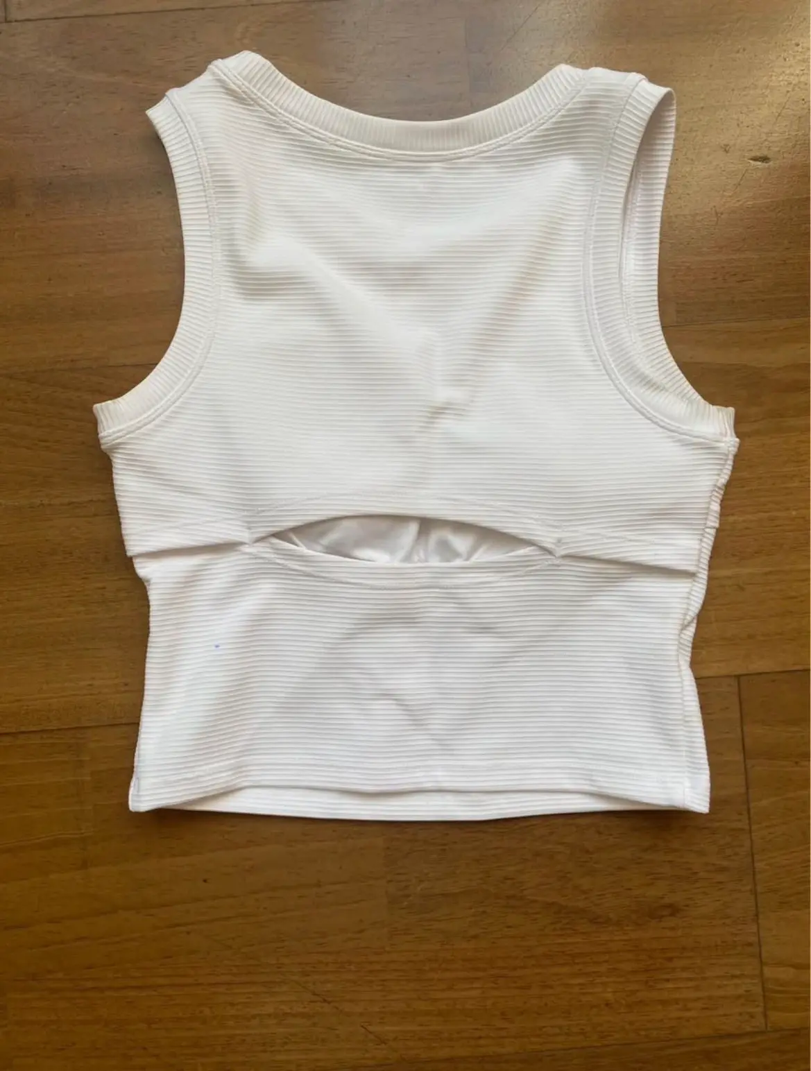 Top deportivo con relleno - miniatura 2