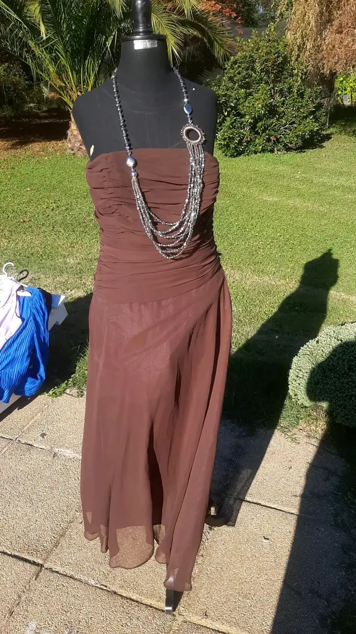 Vestido strapless marrón elegante vera wang
