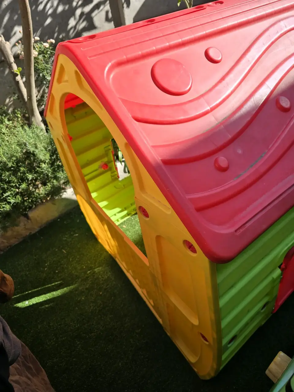 Casita de juguete infantil colorida